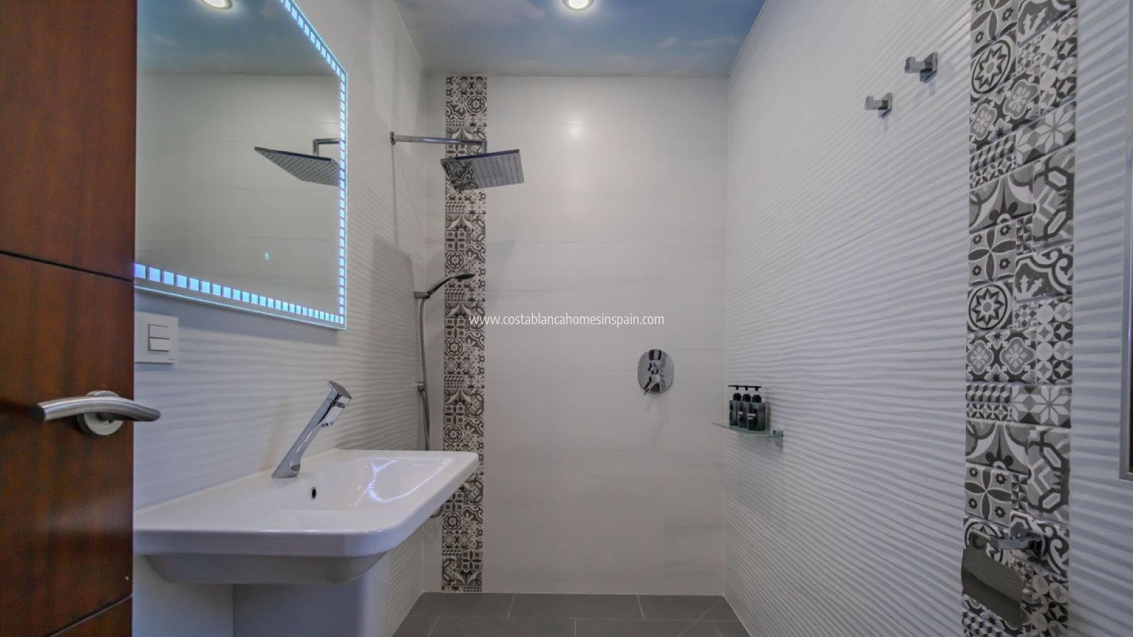 Sale - Detached Villa -  - Torremendo