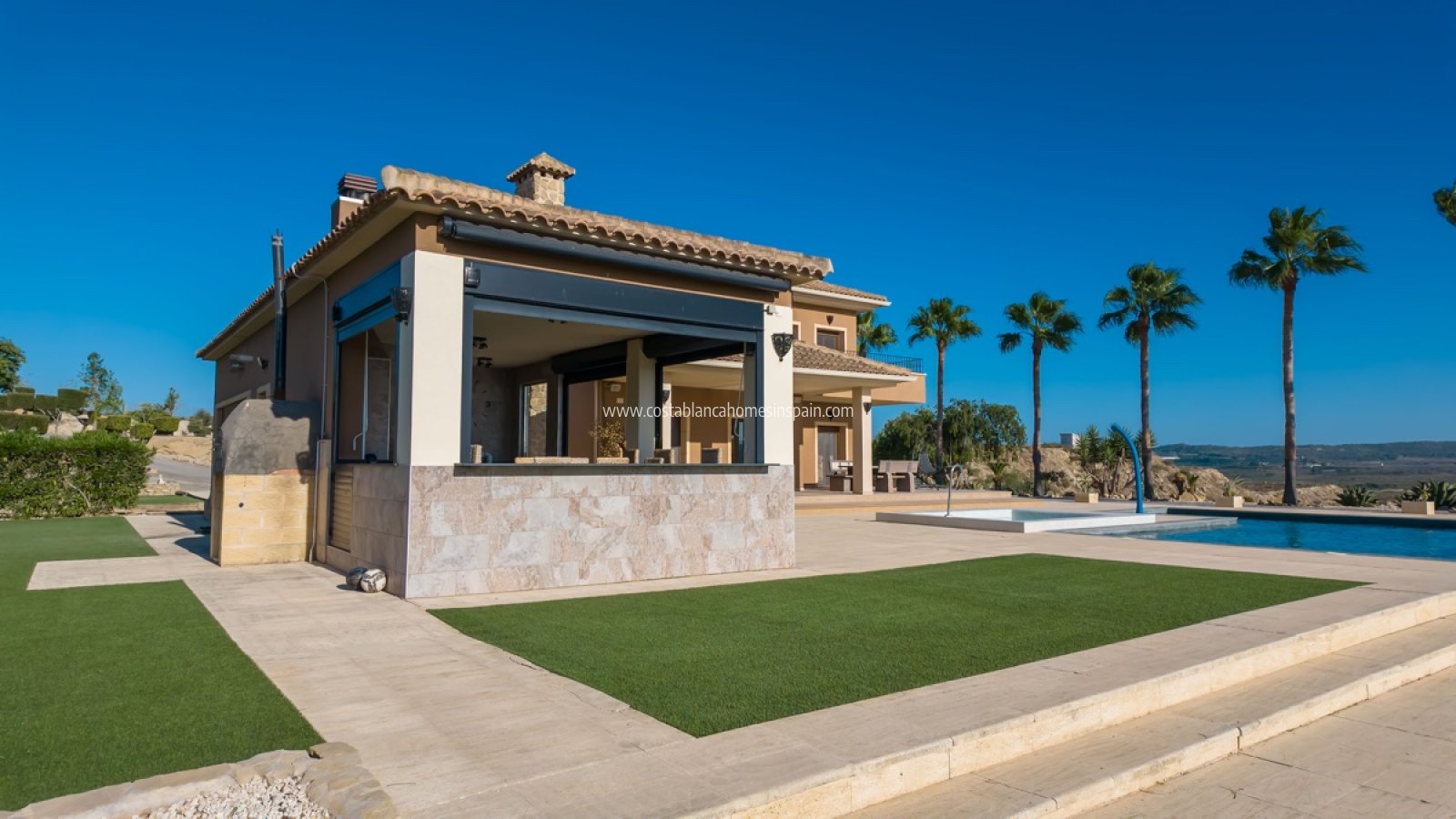 Sale - Detached Villa -  - Torremendo