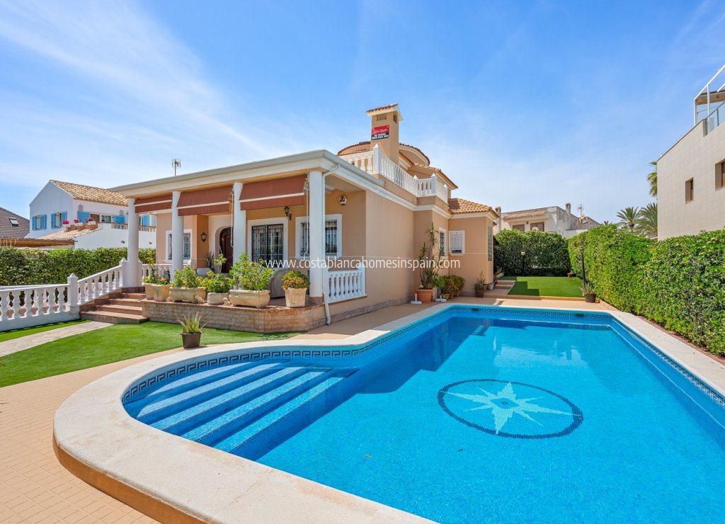 Sale - Detached Villa - Torrevieja - La Mata