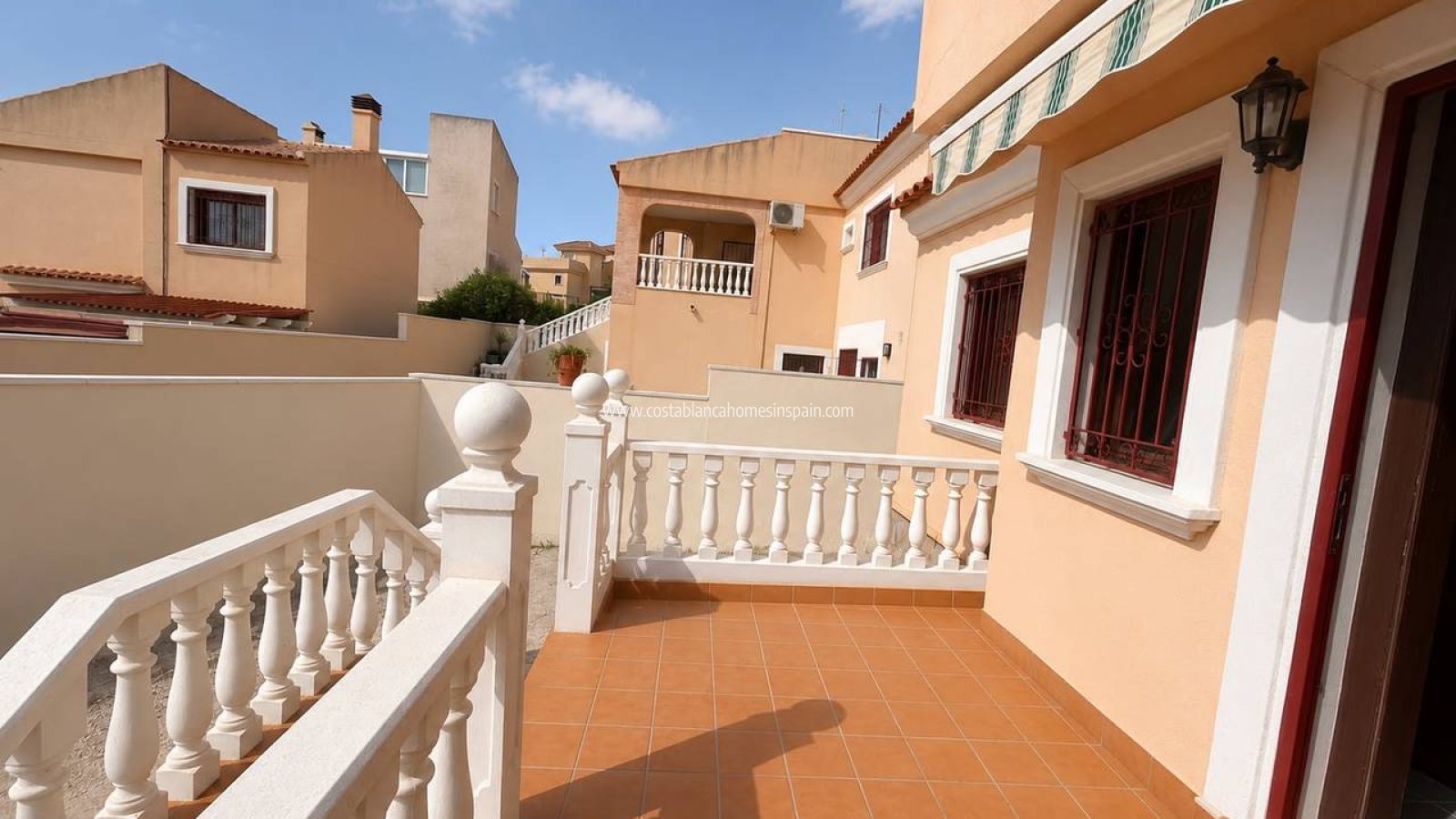 Sale - Detached Villa - Villamartin - BLUE LAGOON