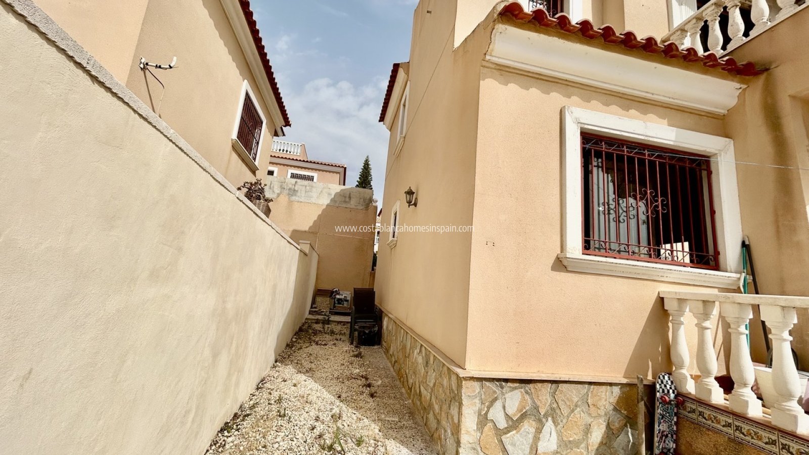 Sale - Detached Villa - Villamartin - BLUE LAGOON