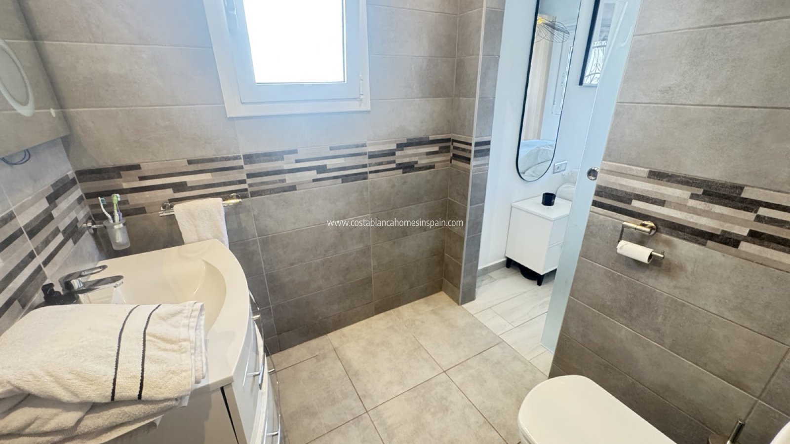 Sale - Detached Villa - Villamartin - Blue Lagoon