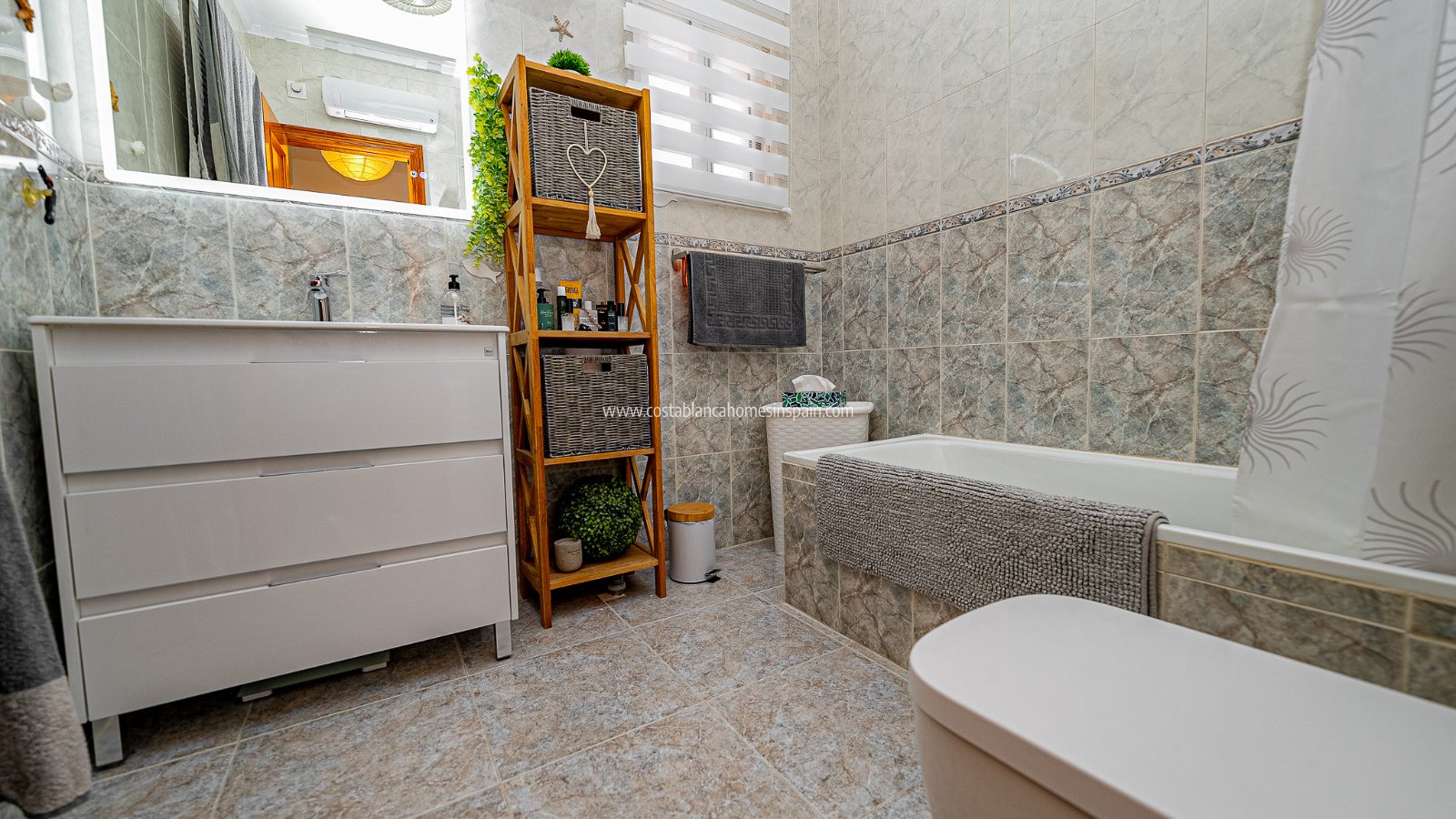 Sale - Detached Villa - Villamartin - Montegolf