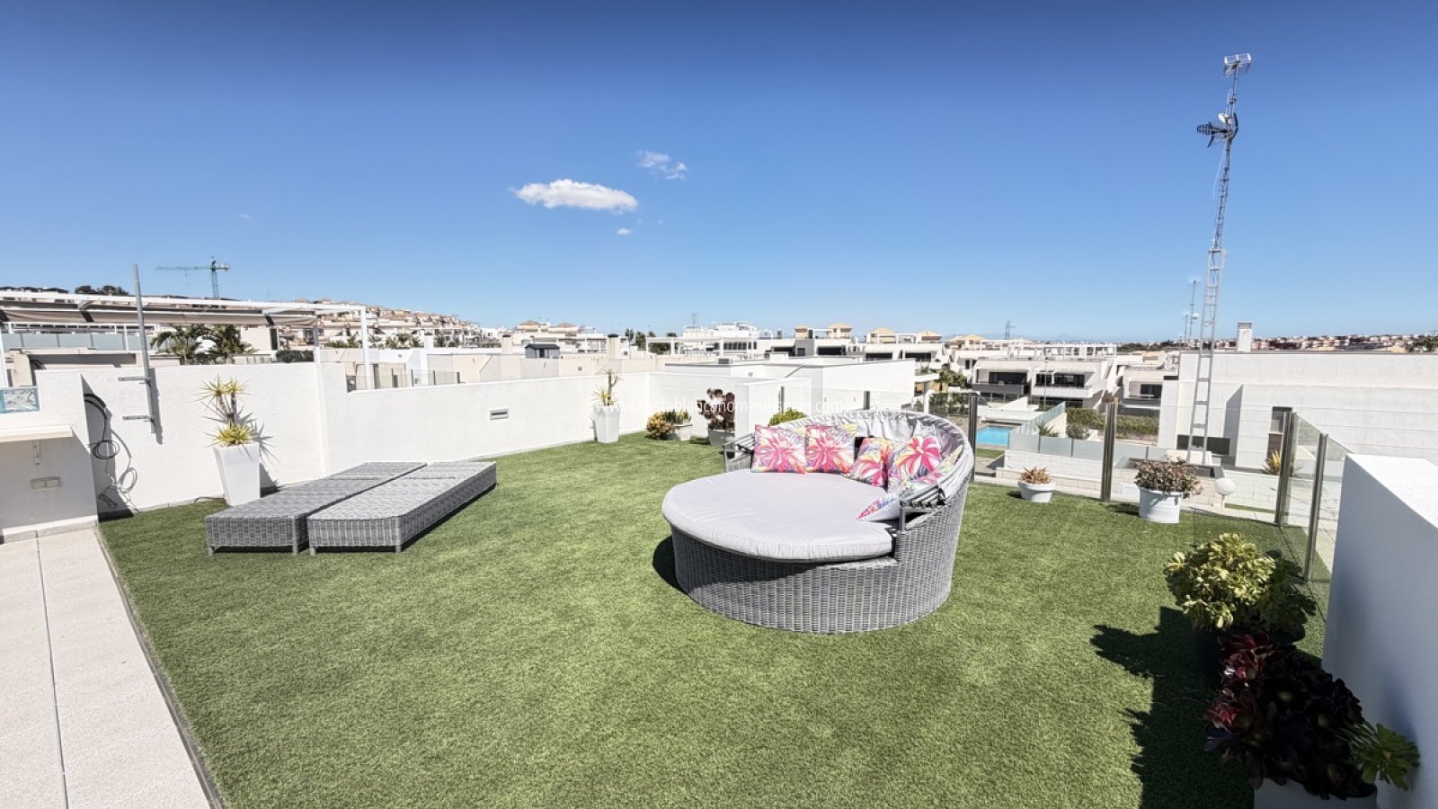 Sale - Detached Villa - Villamartin