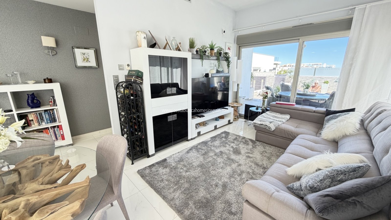 Sale - Detached Villa - Villamartin