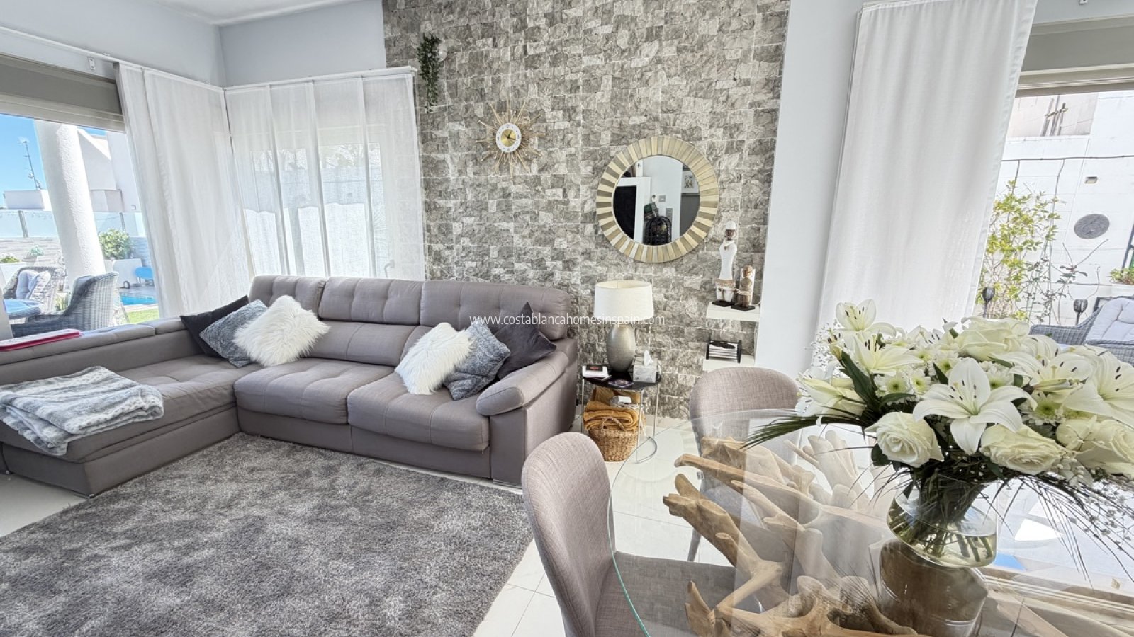 Sale - Detached Villa - Villamartin