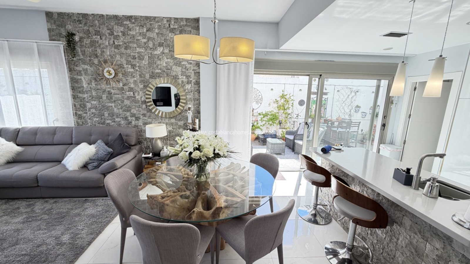 Sale - Detached Villa - Villamartin