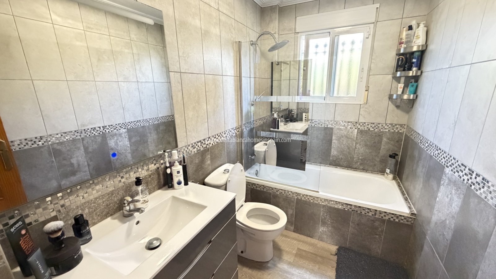 Sale - Detached Villa - Villamartin