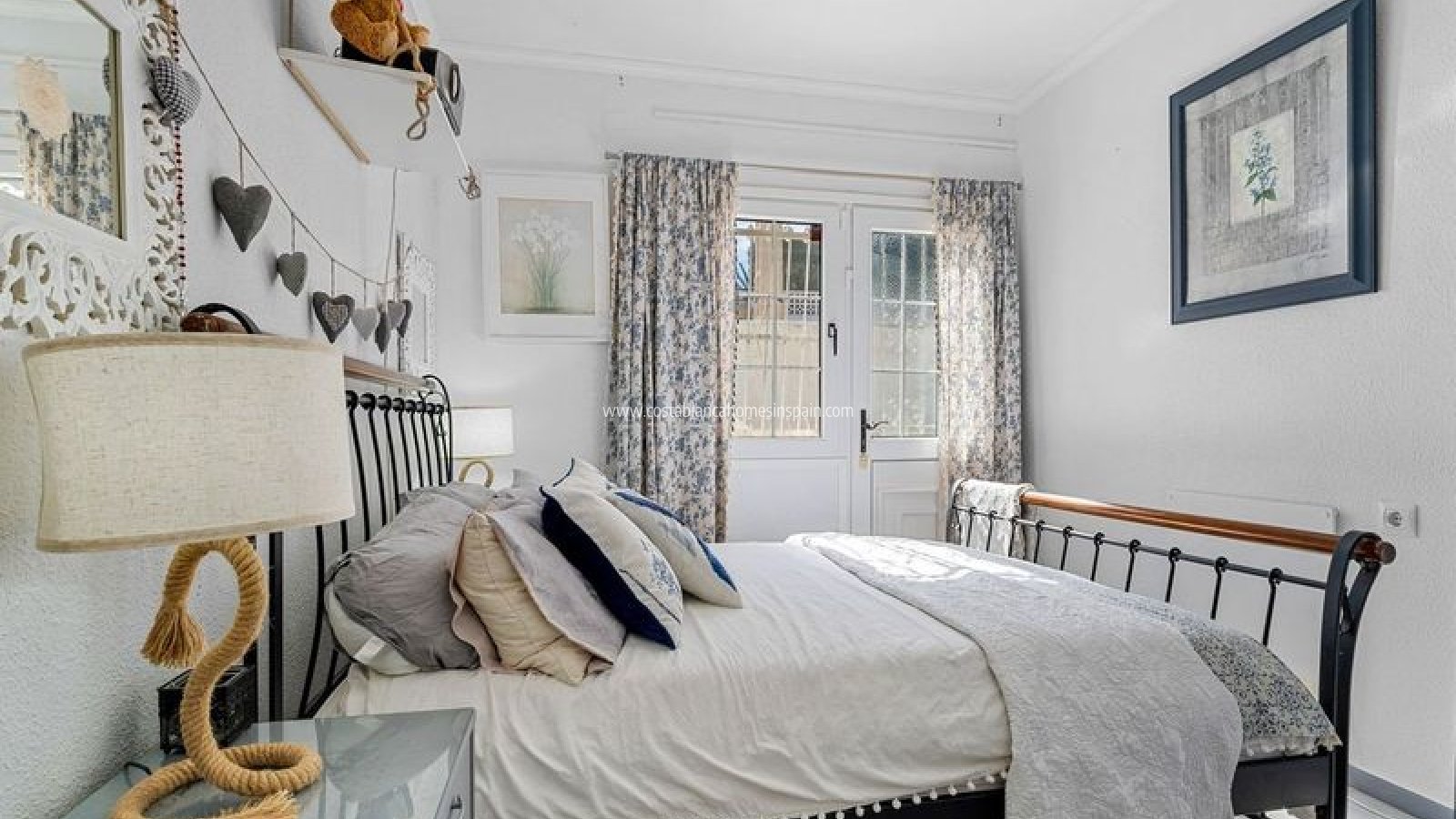 Sale - Detached Villa - Villamartin