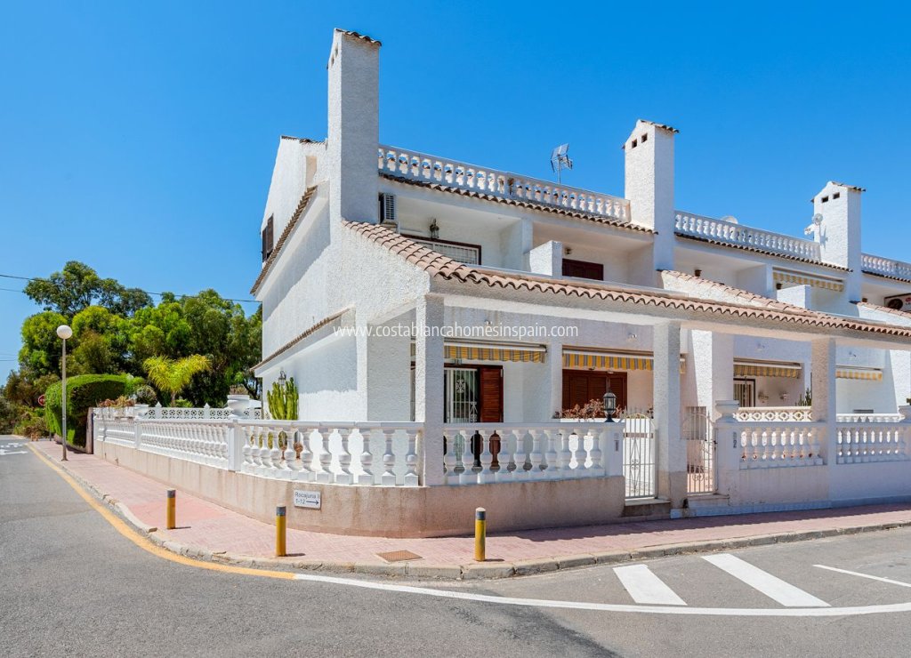 Sale - Semi - Detached Villa - Punta Prima