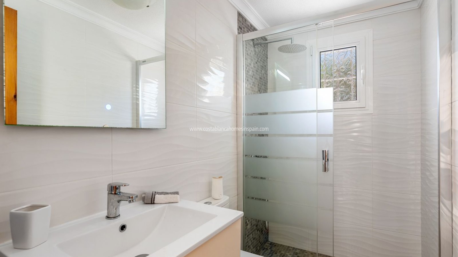 Sale - Semi - Detached Villa - Punta Prima