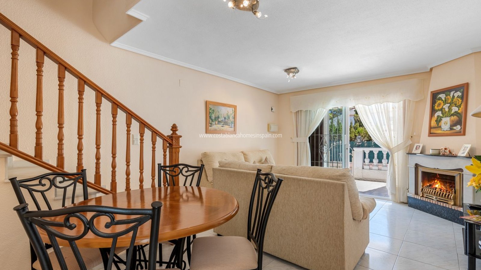 Sale - Semi - Detached Villa - Punta Prima