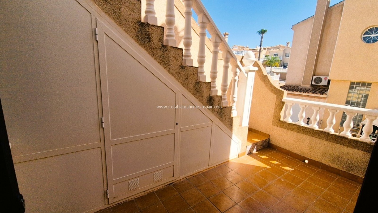 Sale - Semi - Detached Villa - Villamartin - Costa Blanca