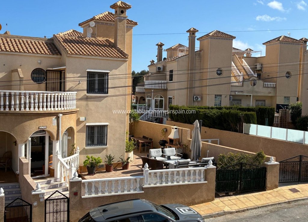 Sale - Semi - Detached Villa - Villamartin