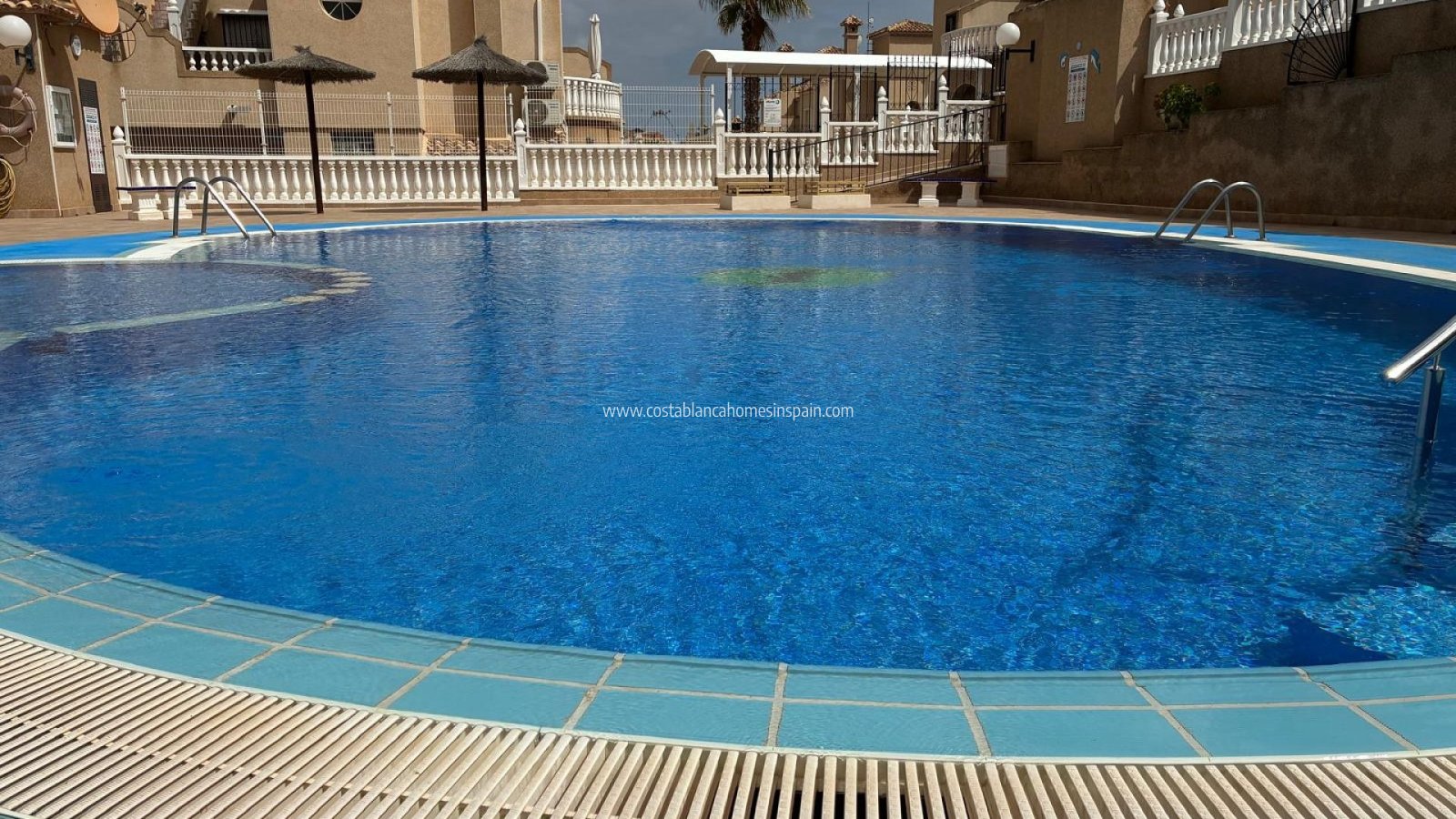 Sale - Semi - Detached Villa - Villamartin