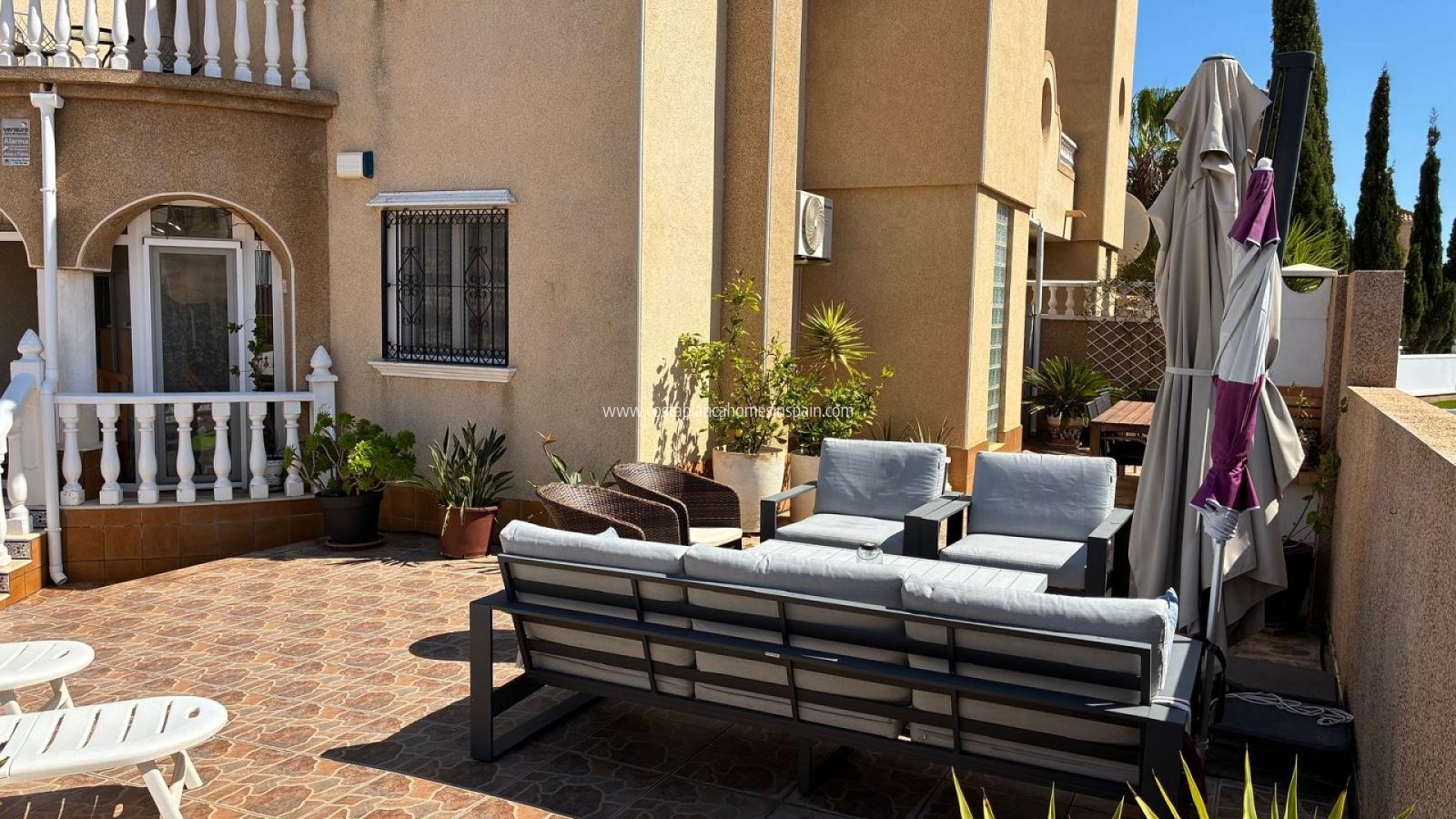 Sale - Semi - Detached Villa - Villamartin