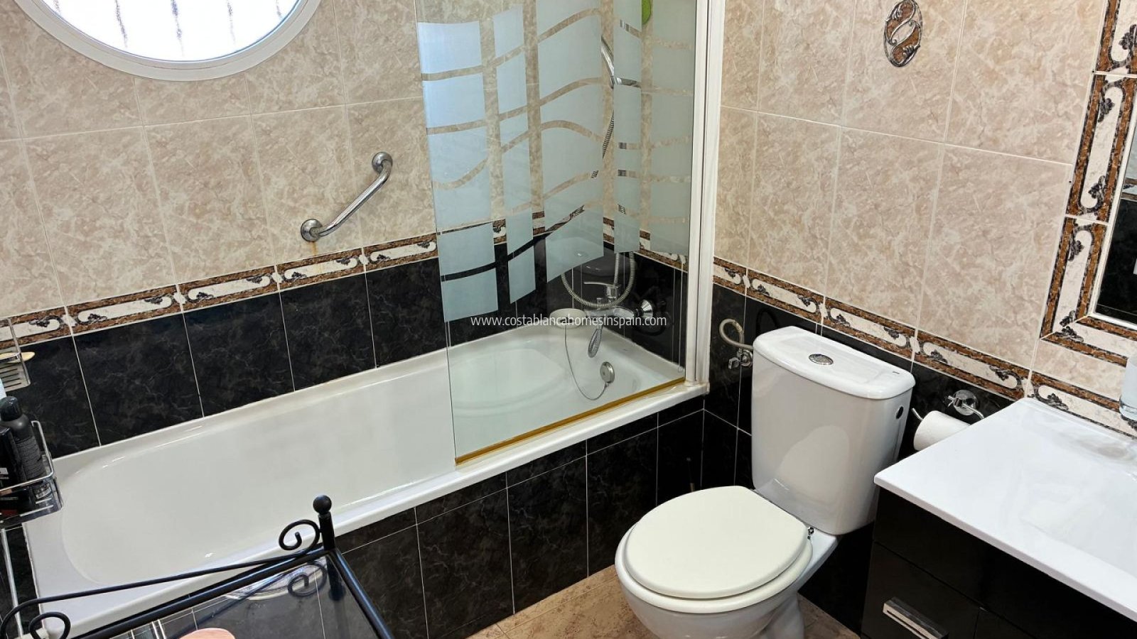 Sale - Semi - Detached Villa - Villamartin