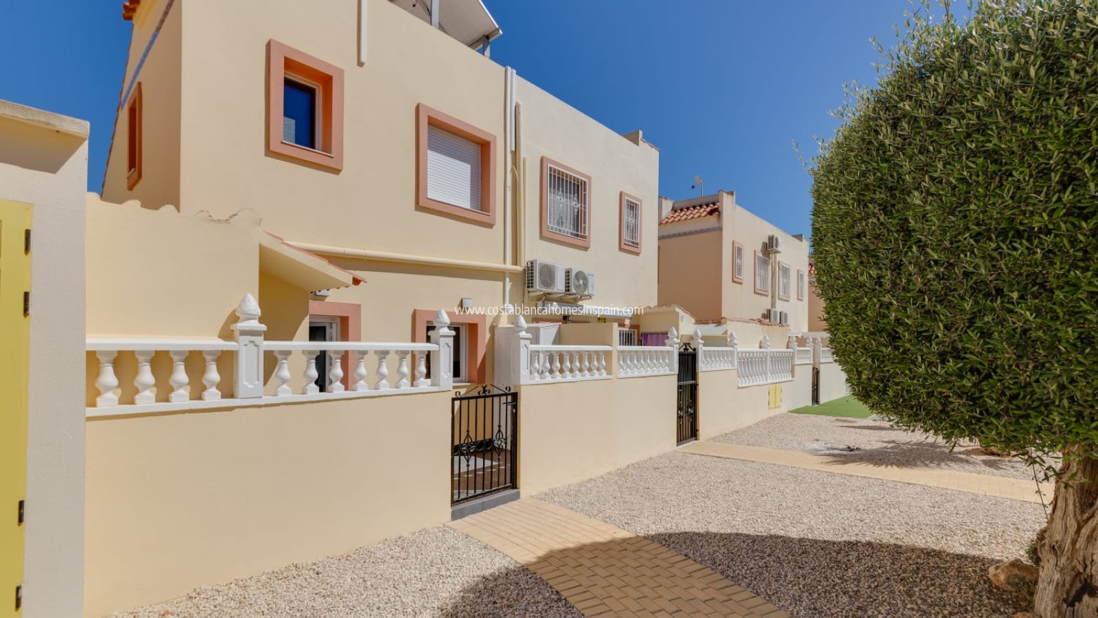 Sale - Townhouse - Orihuela Costa - La Zenia