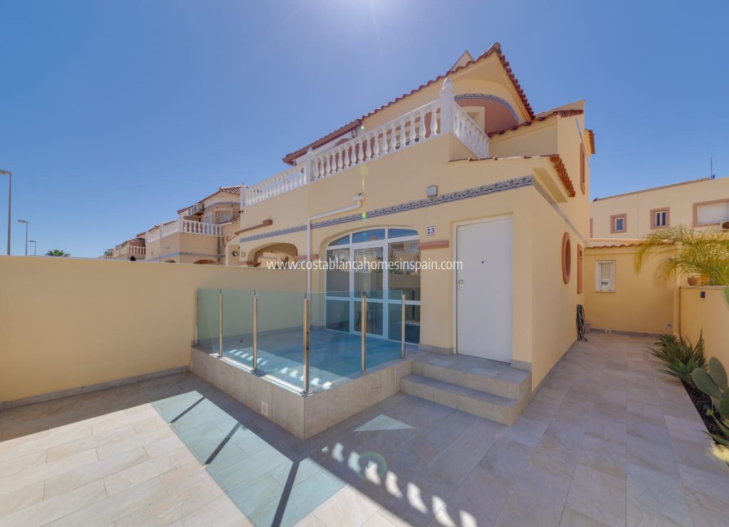 Sale - Townhouse - Orihuela Costa - La Zenia