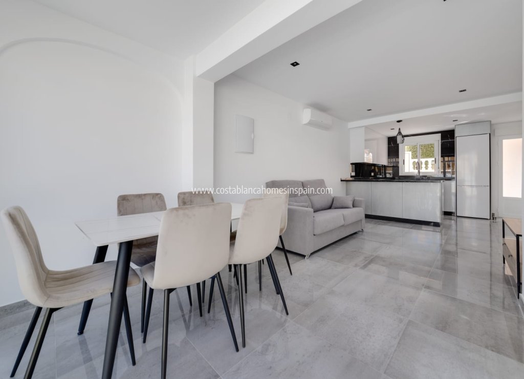 Sale - Townhouse - Orihuela Costa - La Zenia