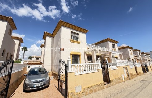 Semi - Detached Villa - Re-salg - Villamartin - Villamartin