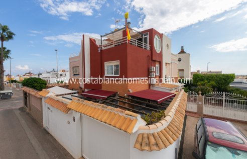 Semi - Detached Villa - Resale - Los Altos - Los Altos