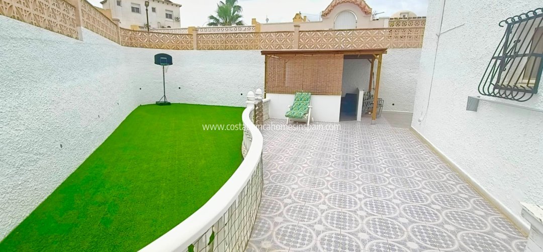 Semi - Detached Villa - Resale - Villamartin - Villamartin