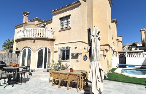 Semi - Detached Villa - Revente - Villamartin - Costa Blanca