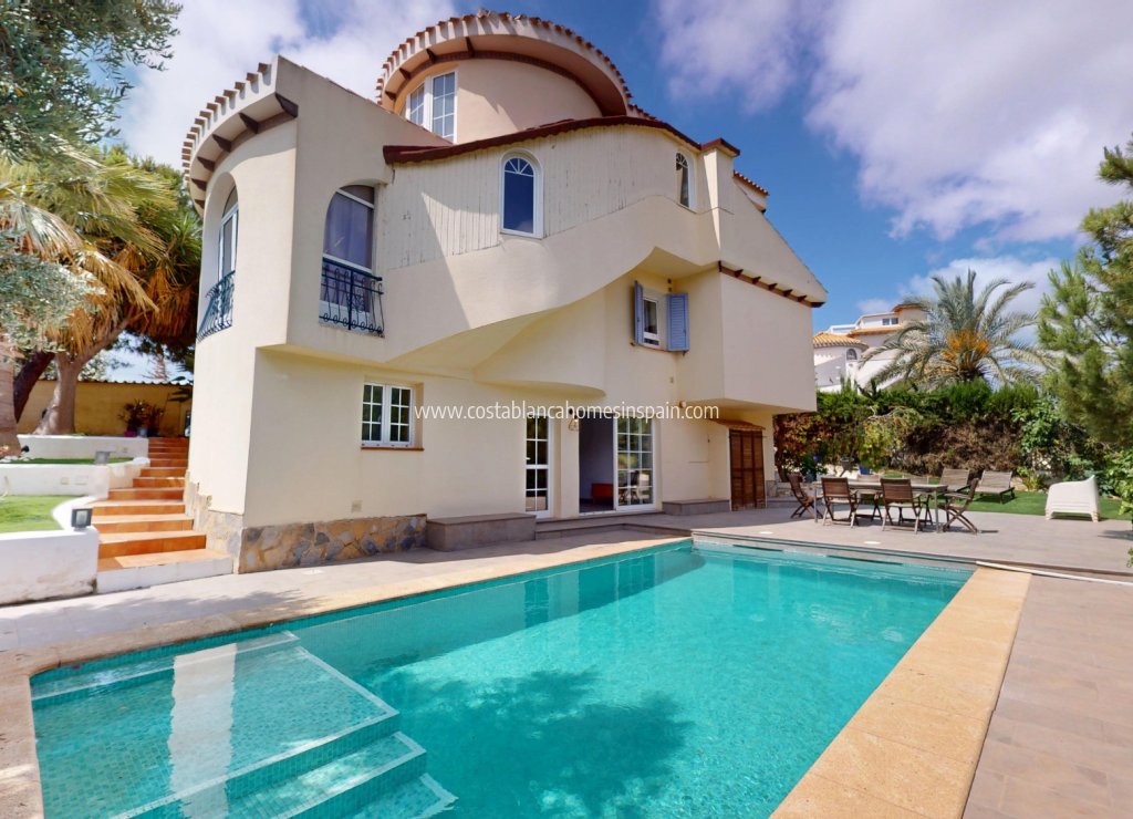 Venta - Detached Villa - La Zenia