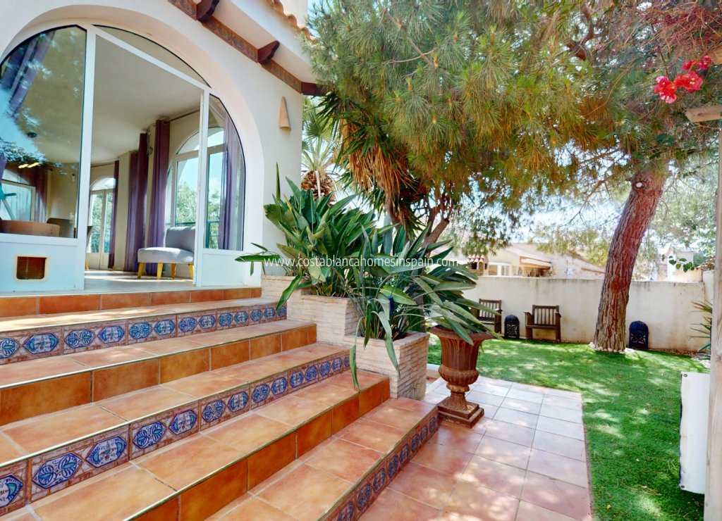 Venta - Detached Villa - La Zenia