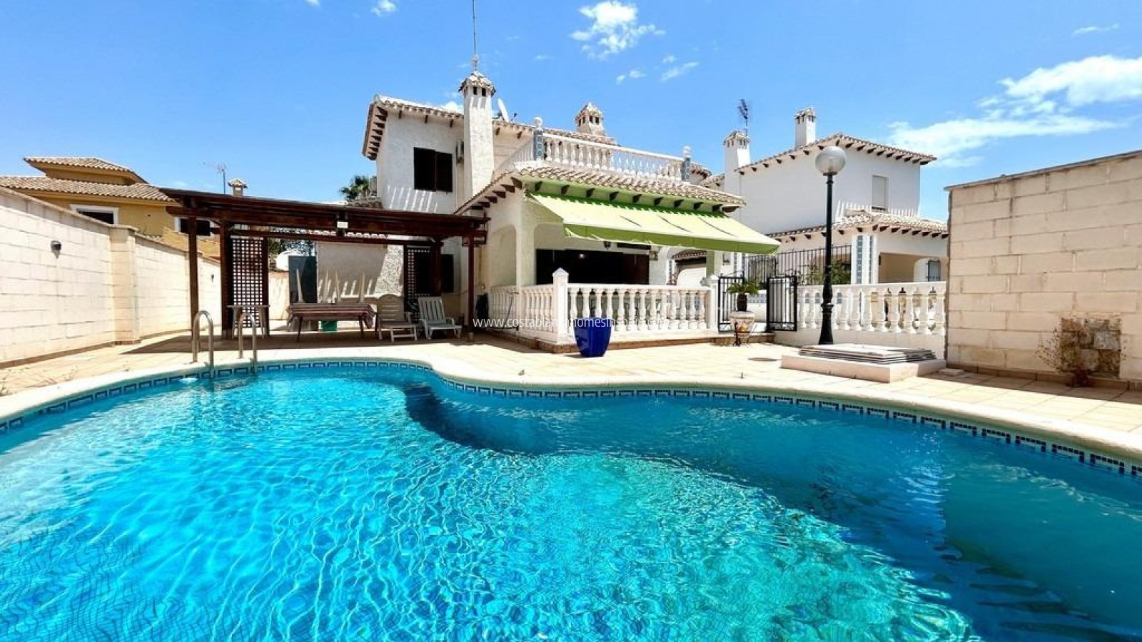 Venta - Detached Villa - Orihuela Costa - La Zenia
