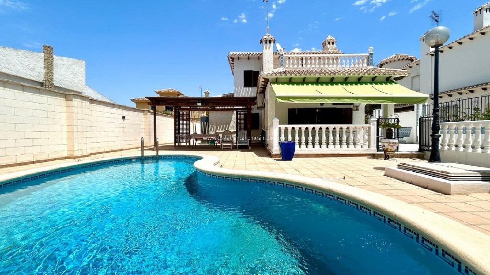 Venta - Detached Villa - Orihuela Costa - La Zenia