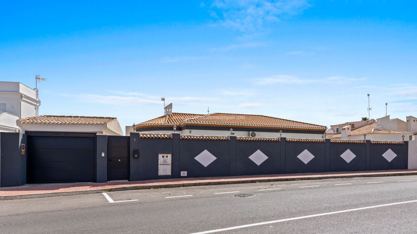 Venta - Detached Villa - Playa Flamenca - Costa Blanca South