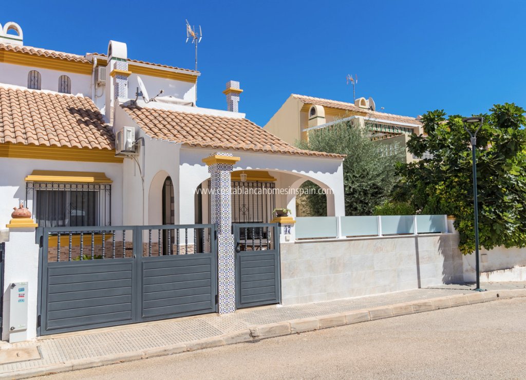 Venta - Semi - Detached Villa - La Zenia