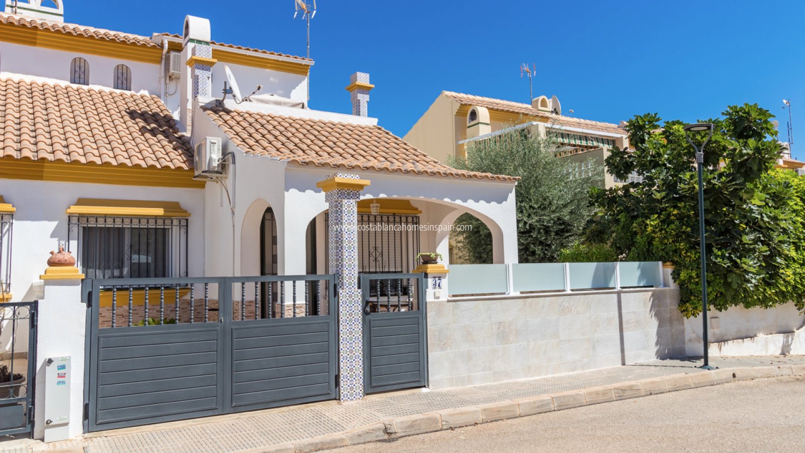 Venta - Semi - Detached Villa - La Zenia