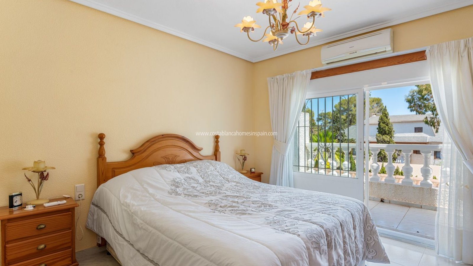 Venta - Semi - Detached Villa - Punta Prima