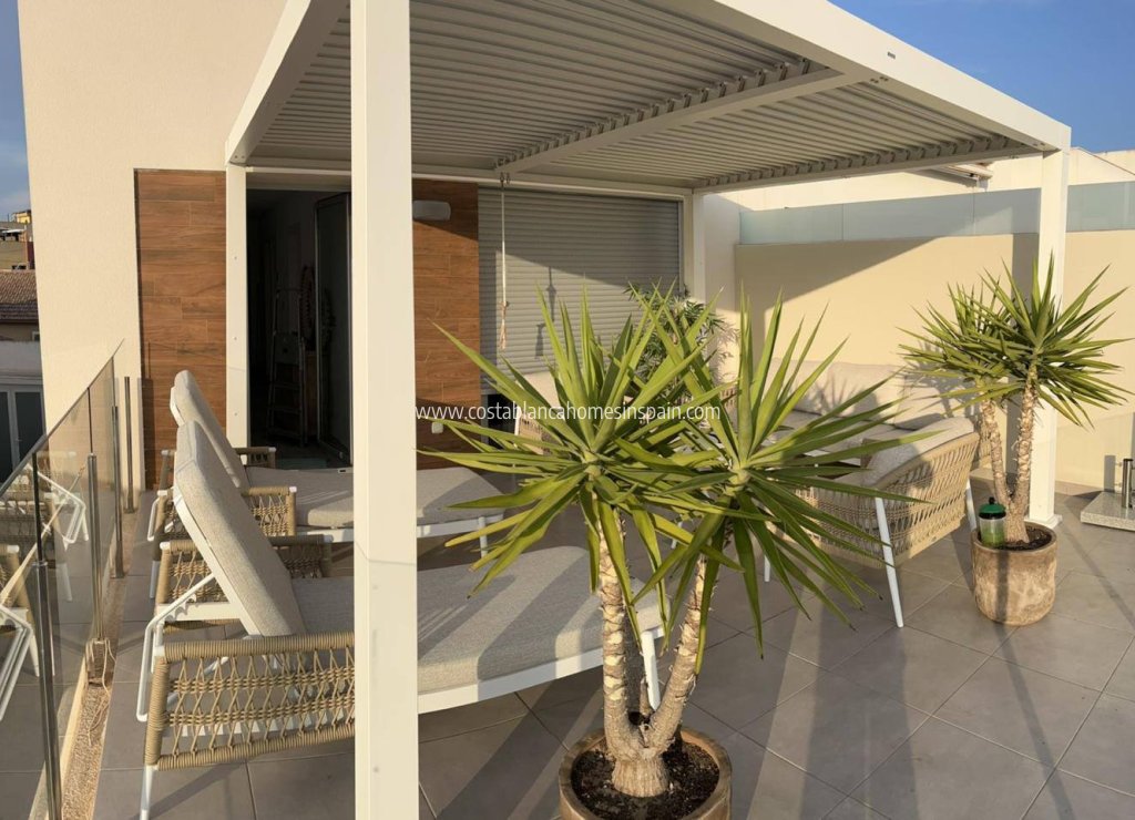 Venta - Townhouse - Daya Vieja