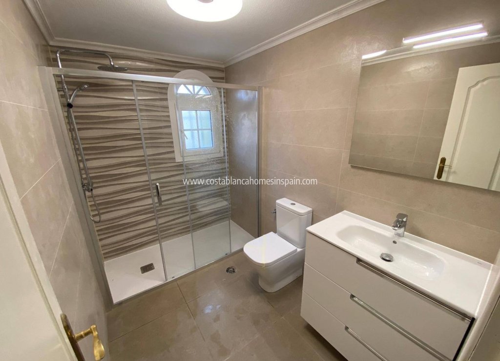 Venta - Townhouse - Daya Vieja