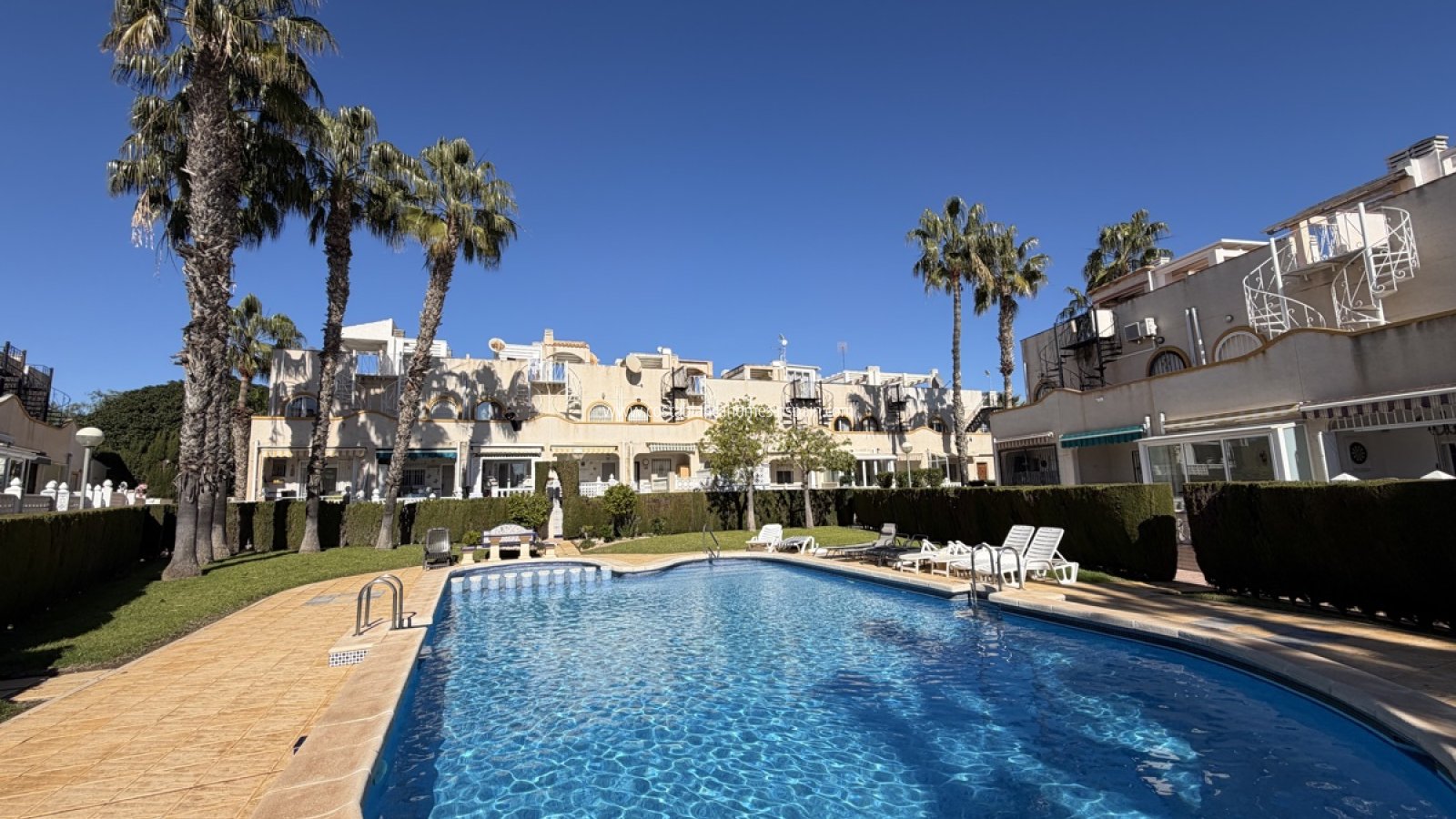 Venta - Townhouse - La Florida